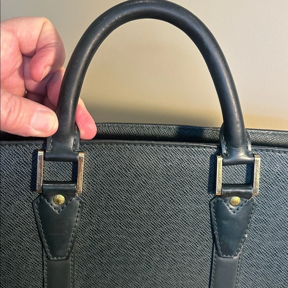 Louis Vuitton Taiga Porte Document Rosan leather briefcase Epicea.